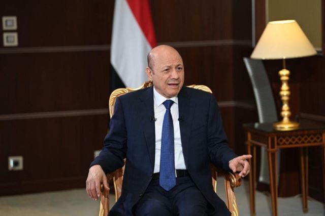 رئيس مجلس القيادة الرئاسي يتحدث عن أهمية دور مشروع مسام والمركز الوطني لنزع الألغام في اليمن