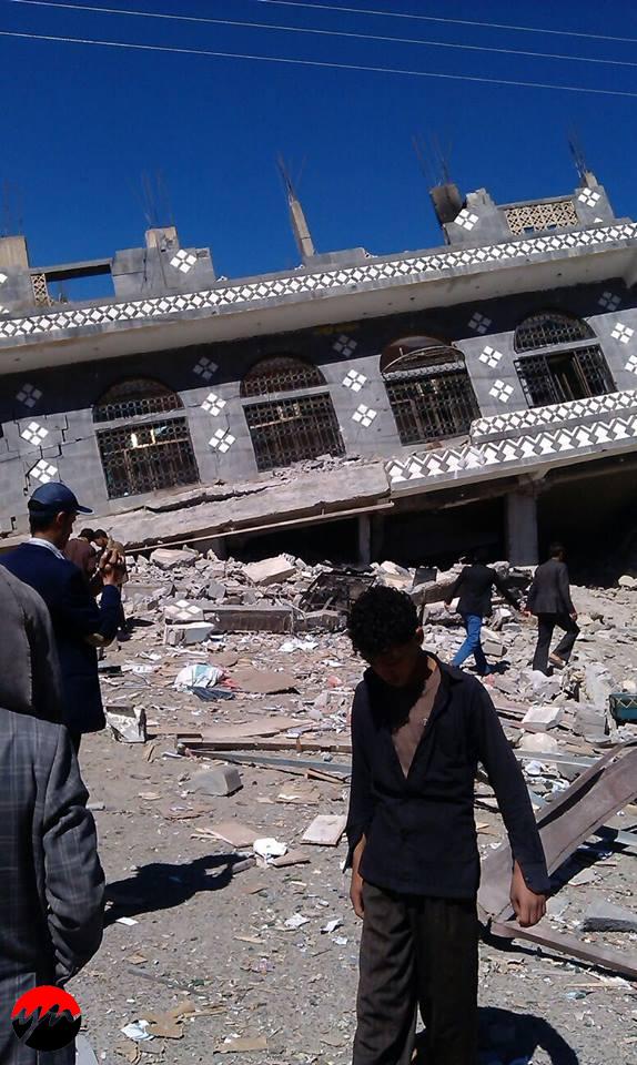 عاجل : شاهد البوم صور مقربة  لتفجير منزل الشيخ بدير بيريم ويجري الان تفخيخ العمارة الثانية   يمن فويس
