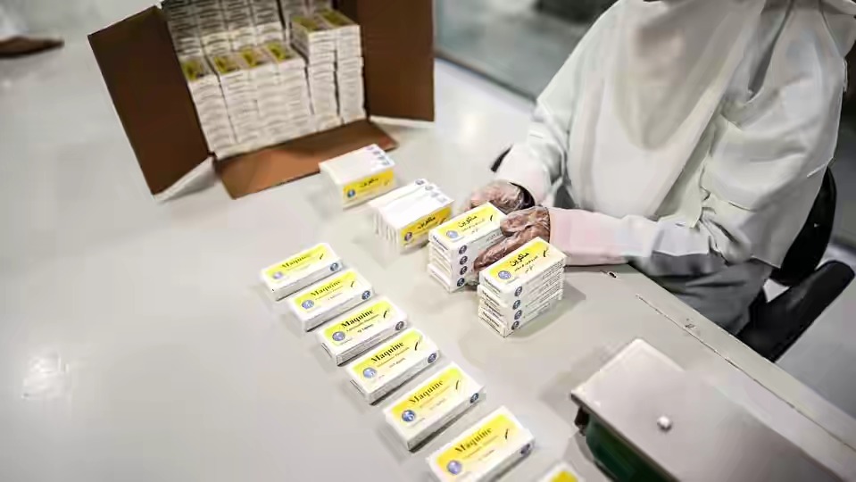 ورد الأن : شركة أدوية يمنية تعلن عن أنتاج أول علاج  لفيروس "كورونا" .. الإسم والصورة