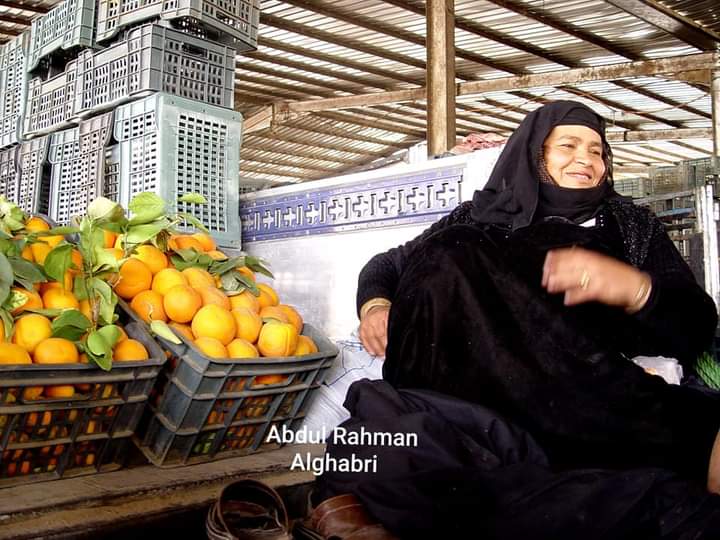 صورة نادرة لملكة البرتقال في اليمن الذي توفت نهاية 2019  بعد أن وصلت ثروتها إلى أكثر من مليون دولار