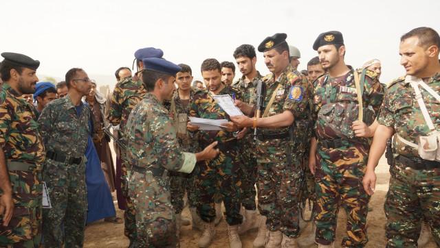 انشقاق قيادات عسكرية رفيعة عن الحوثيين بينهم ضابط برتبة عميد
