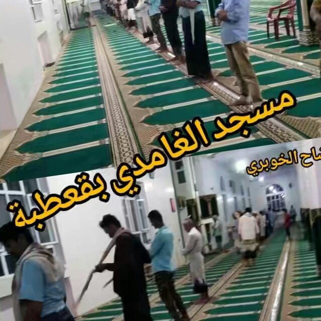 شاهد صورة كيف يؤدي المصلين  صلاة التراويح في أحد مساجد مدينة قعطبة بالضالع