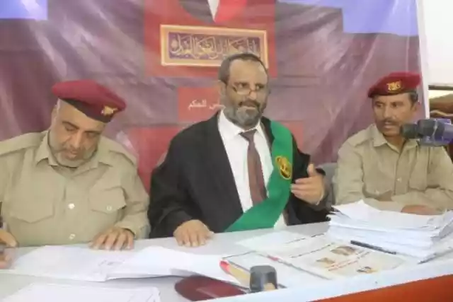 محكمة عسكرية توجّه بإلقاء القبض القهري على زعيم الحوثيين و 175 قياديا حوثياً