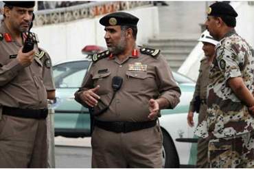 لهذا السبب.. الشرطة السعودية تلقي القبض على يمني وسبعة سعوديين في منطقة الرياض!