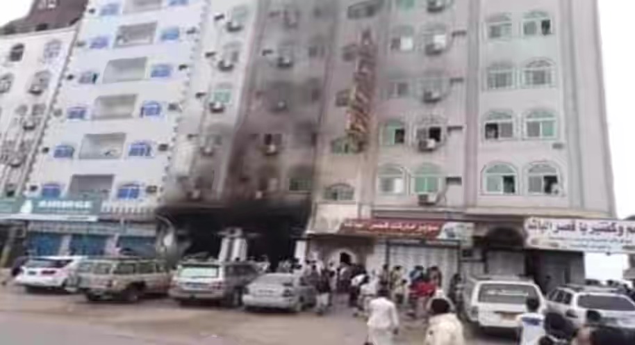 عاجل : تفجير فندق سياحي في عدن ..صورة