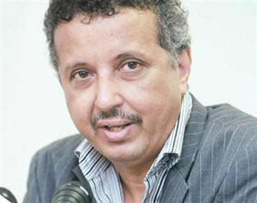 د. عمر عبدالعزيز
